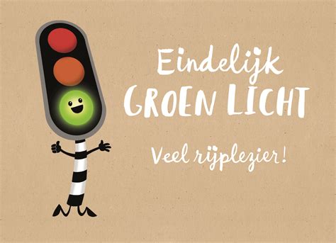 Lessen volgen voor de theorie van het rijbewijs. Kaarten - geslaagd - rijbewijs g | Hallmark