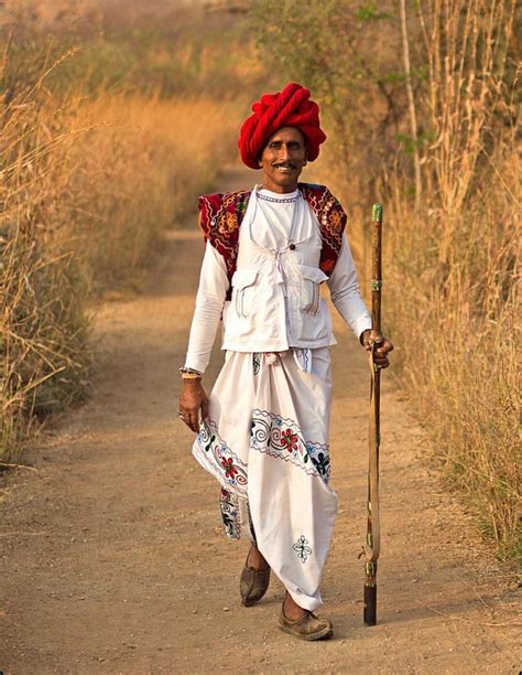Camel, i am a camel, what do i say? The Rabari, also called the Rewari or Desai, are an ...
