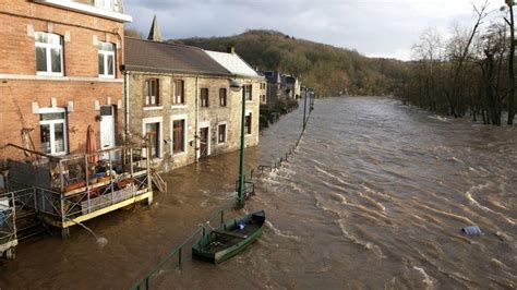 Hulpplatform naar aanleiding van de overstromingen op 14 en 15 juli in belgië. Des inondations ont frappé les provinces de Namur et ...