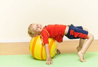 Kinder und jugendliche surfen nicht nur am heimischen pc. Kinder - Rückenschule, 7 - 10 Jahre - Präventive ...