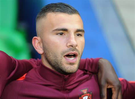 Football Ol Anthony Lopes à Son Tour Positif Au Covid 19