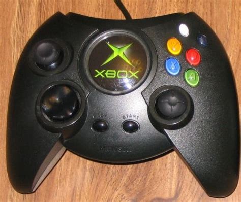 Original Xbox Controllers Might Come Back For Halo Fest