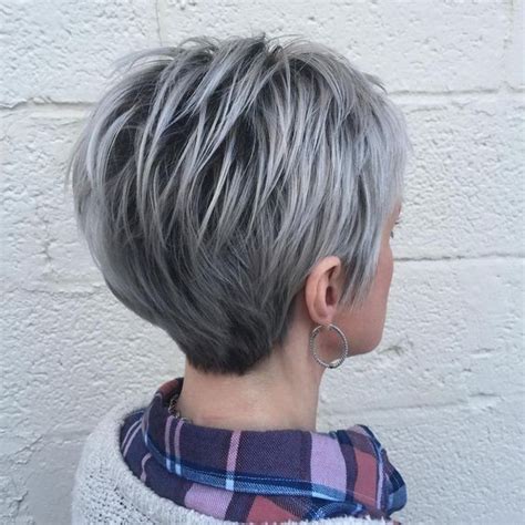 Messy wavy gray blonde bob. 30 Best Short Hairstyles for Fine Hair - PoPular Haircuts