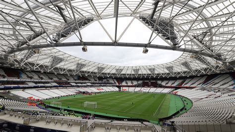 Ungebraucht Ein Weiterer Bläst Sich Auf West Ham United Stadium London Marine Fortsetzen Zerknittert