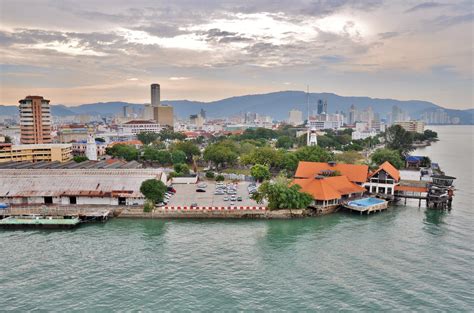 Bank negara malaysia (bnm) dalam laporan kestabilan kewangan dan sistem pembayaran berkata, 'gaji untuk hidup' adalah pendapatan minimum yang diperlukan oleh sesebuah isi rumah untuk turut. Senarai 10 Bandar dengan Kos Sara Hidup Paling Mahal di ...