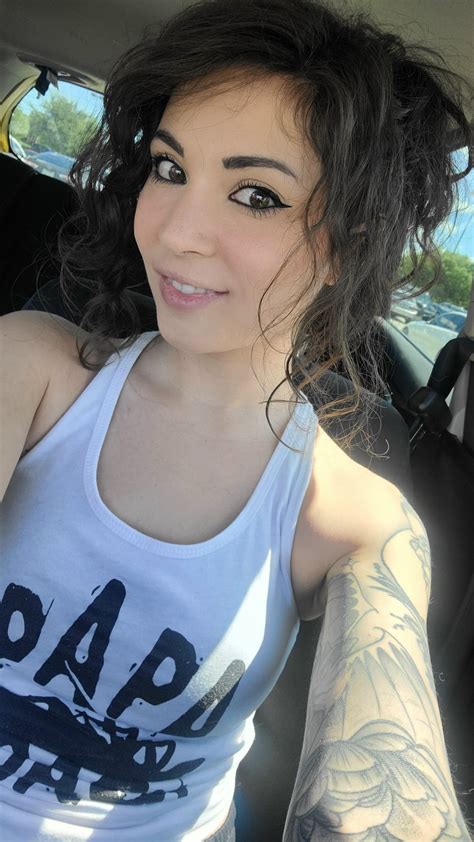 A New Car Selfie From The Insanely Pretty Melonie Mac 😍 🤩 Rmycontentonmyphone1