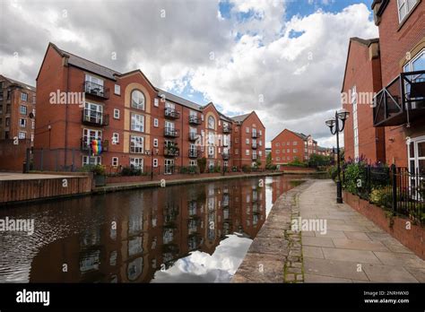 Piccadilly Village apartments beside the Ashton Canal in the centre of