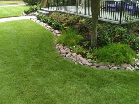 That's why they don't need the irrigation and heavy fertilizer applications that a lawn or mixed ornamental flower border would require. 20+ Modern Landscaping Border Ideas Ideas - Landscape Ideas