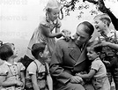 Albert Speer et ses enfants, 1943 - Photo12-Ullstein Bild