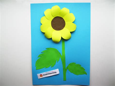 Blume window color vorlage blumenschablone sticker. Sonnenblume basteln: Anleitung und Vorlage für die Blume
