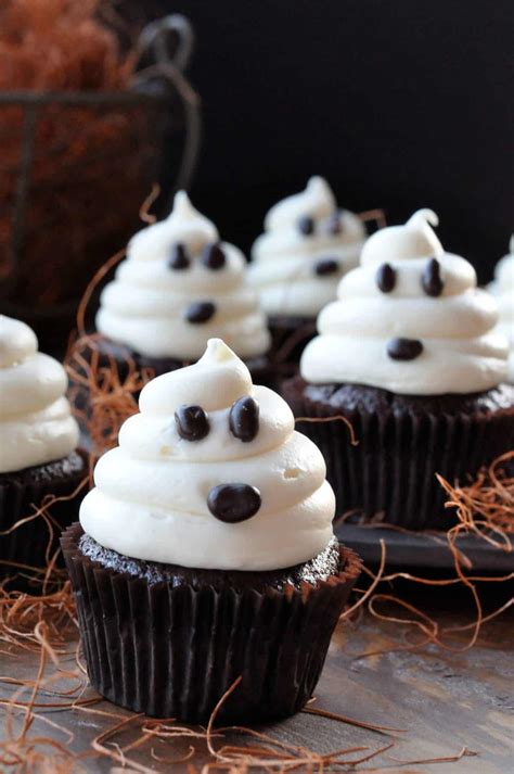 Halloween Ghosts On Carrot Cake Recipe—fast And Easy Cupcakes