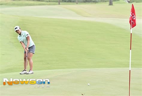 초청선수로 출전한 당시 세계랭킹 1위 박성현(28·솔레어)은 무난한 우승이 예상됐지만 최종일 뜻밖의 고전을 겪었다. 포토엔리디아 고 '멀게만 느껴지는 버디 퍼팅' - 손에 잡히는 ...