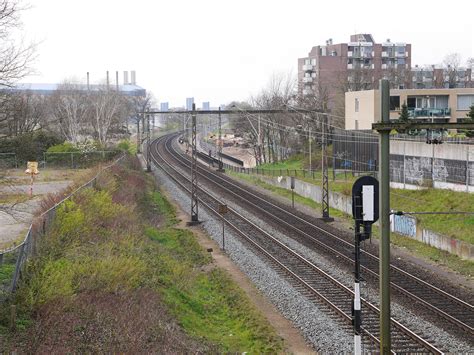 Vanaf nijmegen centraal rijden bussen naar het universiteitsterrein. Nijmegen blog - Nijmegen.in: Nijmegen Station Goffert