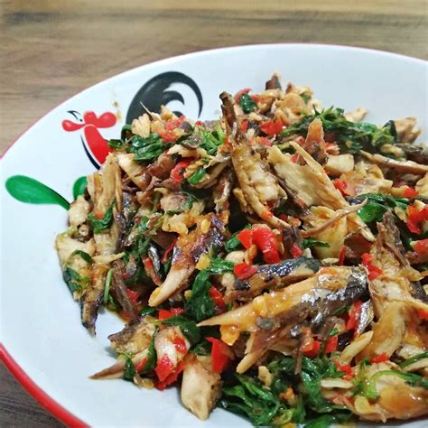 Padahal ikan bumbu kuning (kemangi) enak yang enak harusnya sih punya aroma dan cita rasa yang mampu memancing selera kita. Resep Bumbu Ikan P Sambal Kemangi : 5 Resep Masakan Ikan ...