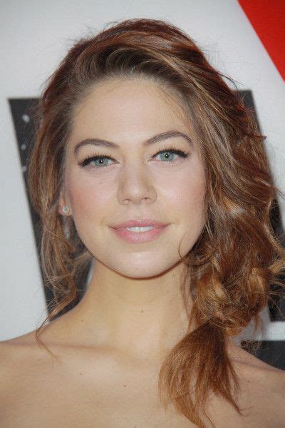 Analeigh Tipton Warm Bodies Los Angeles Premiere Subtle Make Up Nude Lipstick With Well