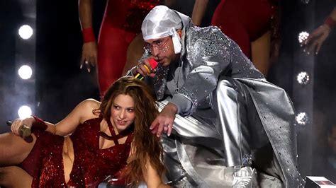 Según confirmaron medios norteamericanos los elegidos serán j balvin y bad bunny. Chantaje Remix - Bad Bunny / Shakira / Maluma - Super Bowl ...