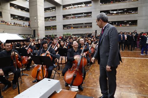 La nueva escuela mexicana es el modelo educativo impulsado por el gobierno de andrés manuel lópez obrador (amlo). Boletín. No. 253 La Nueva Escuela Mexicana postula que ...