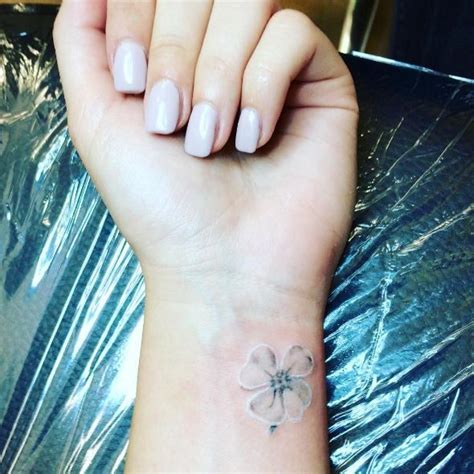 An infection in a new tattoo made of gray ink, which the tattoo artist created by mixing black ink with tap water. Pros & Cons Of White Ink Tattoos On Skin (2019) Dark ...