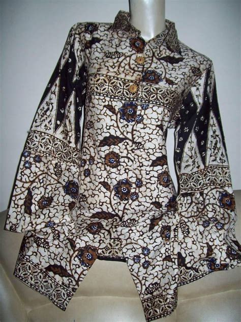 Oleh karena itu, tidak heran jika kamu akan menemukan berbagai warna dan jenis baju seragam, baik itu untuk kerja ataupun sekolah. Contoh baju batik | batik pekalongan