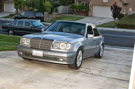 Mercedes Benz 500e W124 Silver Benztuning