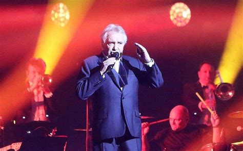 Avant sa tournée dadieu Michel Sardou contraint de prendre des cours