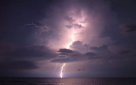 Lightning Storm Over The Ocean Hd Wallpaper ~ The Wallpaper Database