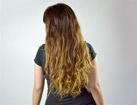 In the past few years, wavy hair has become one of the hottest and most popular trends in hair styling. 6 Easy Ways to Get Wavy Hair Overnight (with Pictures)