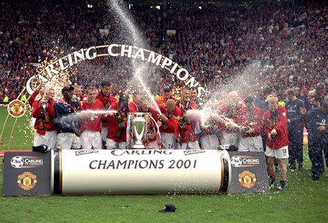 English football league & premier league champions: 2000/01 Season Review: Man Utd's hat-trick