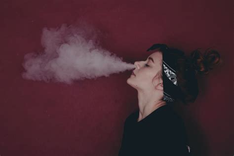 vaping vs smoking weighing the pros and cons