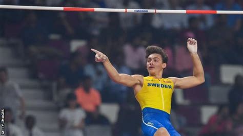 What makes the run tricky, is that you have to hold the pole steady while running. Armand Duplantis sets pole vault world record in Poland ...