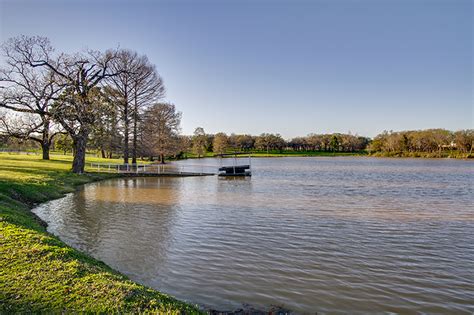 Overlooking the 15th hole on quail hollow, this house has 6 beds and 6.5 baths. Quail Hollow: Westlake's Newest Luxe Residential Community ...