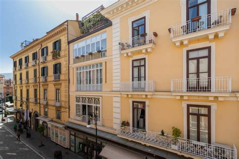 Location Sorrento Center Palazzo Starace Guest House Piazza Tasso