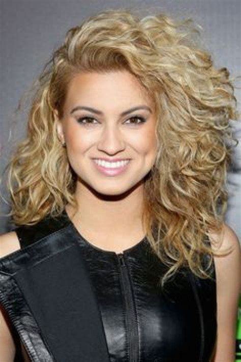 Youtube Sensation Tori Kelly Side Part Hairstyles Party Hairstyles