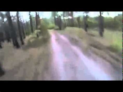 ormanda bisiklet sürerken ayı tarafından kovalanmak YouTube