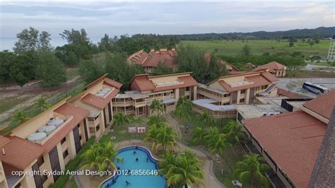 כדי לעזור לך להתמצא ברחבי ‪mersing‬, הנה שם העסק וכתובתו בשפה המקומית. Aerial Footage Felda Residence & Resort, Tanjung Leman ...
