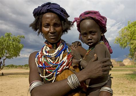 Arbore Mother And Child Ethiopia Erbore Tribe Ethiopia