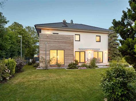 Neuweiler, 7 zimmer, wohnfläche 165 qm, bauernhaus, grundstück 785 qm. Stadtvilla Walmdach 175 - LUXHAUS | Okal haus, Walmdach ...