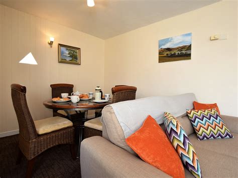 2 Bedroom Cottage In Cumbria Dog Friendly Holiday Cottage In Keswick