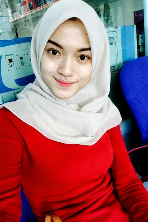 Bigo live hot ga pake bra!! Kumpulan Foto Cewek IGO dan Mahasiswi Pakai Hijab Merah ...