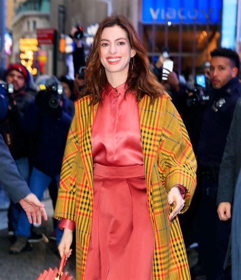 Leaving Good Morning America - 01.22.19 - 0016 - Anne Hathaway Fan
