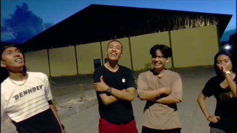 Isak danielsonjangan lupa untuk subscribe channel delirik, like dan share video in. Lagu Papua 2020 ( lagu Tik-Tok 2020 ) Dance Video - YouTube