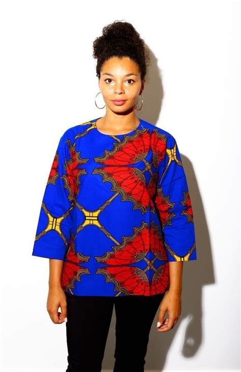 Vous avez envie de nouveau top en pagne pour votre garder robe? Blouse manches 3/4 en wax, tissu pagne africain, motif ...