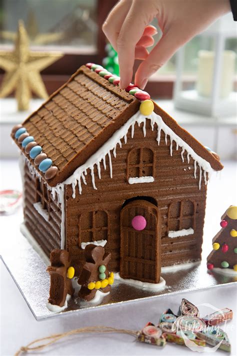 How To Make An Easy Super Detailed Gingerbread House A Mummy Too