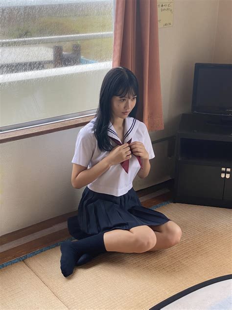 【画像】16歳のおっぱい、生意気すぎる