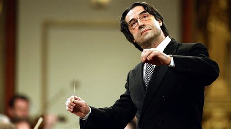 He currently holds two music directorships, at the chicago symphony orchestra and at the orchestra giovanile luigi cherubini. Live aus dem Großen Musikvereinssaal in Wien - Surround ...