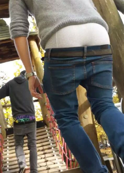 college saggers — this sag brought to you from brooklyn ny mcd s hot men sagging