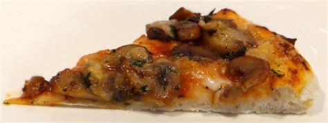 Pizza ai Funghi (Pizza with Mushrooms) - Stefan's Gourmet Blog