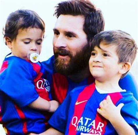Antonella subió a Instagram una tierna foto de Messi con sus hijos | El