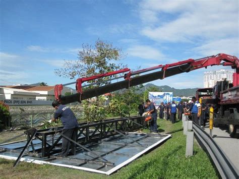 Beli papan data online berkualitas dengan harga murah terbaru 2021 di tokopedia! MPPP peka - papan iklan haram dirobohkan | Buletin Mutiara