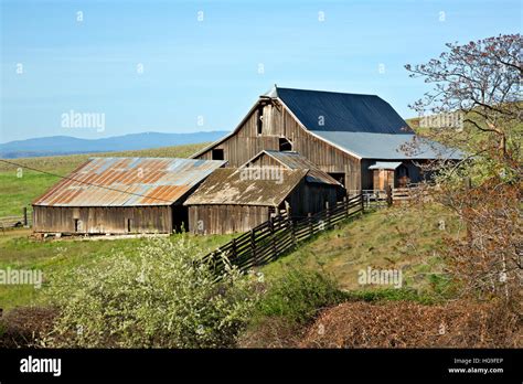 Old Outbuildings Hi Res Stock Photography And Images Alamy